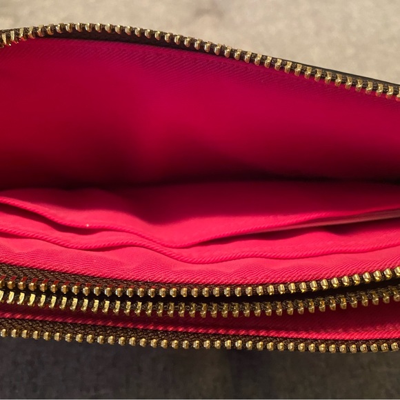 never used Coach wristlet - Picture 4 of 5